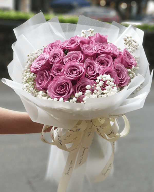 Bó hoa hồng tím tặng bạn bè