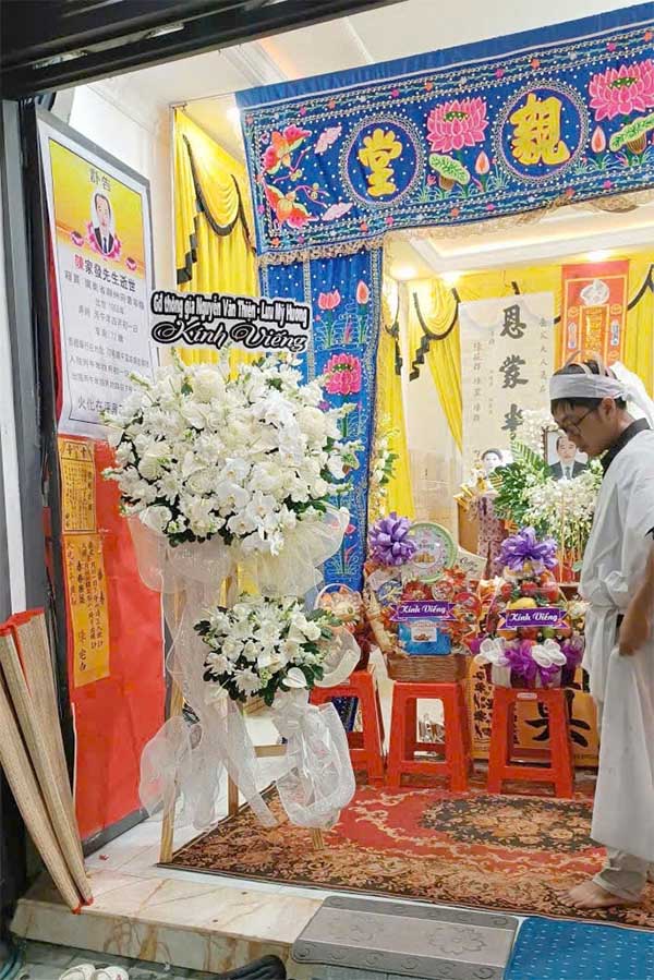 Đặt Kệ Hoa Ở Nơi Thoáng Mát Giúp Tươi Lâu Hơn