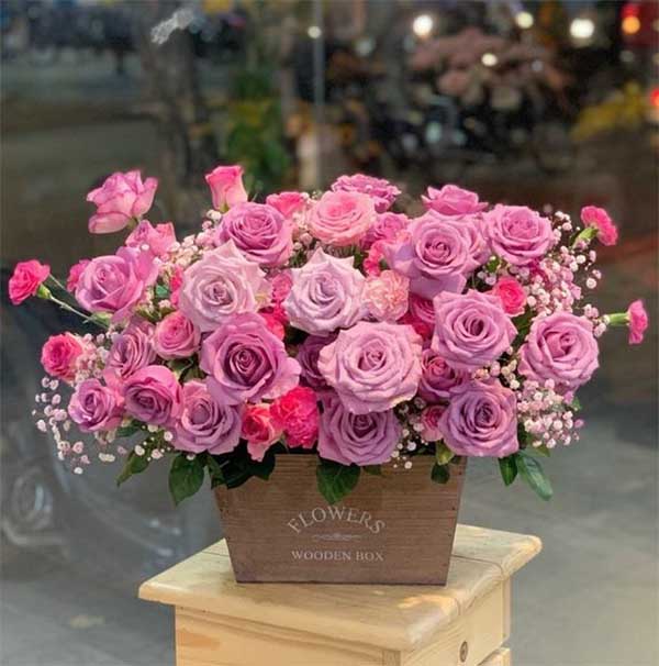 Hộp hoa hồng tím tặng vợ