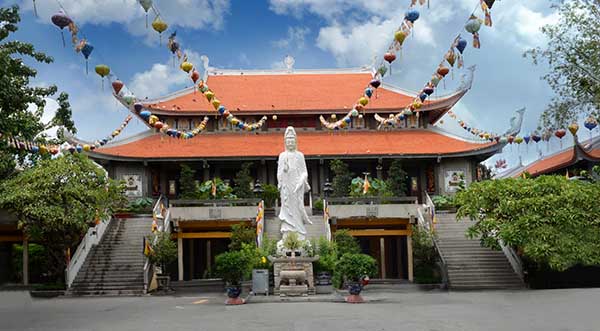Quang cảnh chùa vĩnh nghiêm