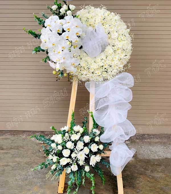 Hoa tang lễ màu trắng là phổ biến nhất