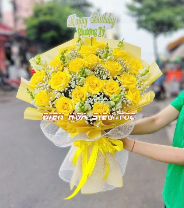 Bó hoa sinh nhật được thiết kế bởi hoa hồng vàng