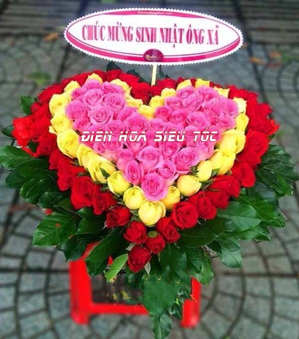 Phong cách cắm hoa độc đáo góp phần tạo nên thành công cho việc mở shop hoa