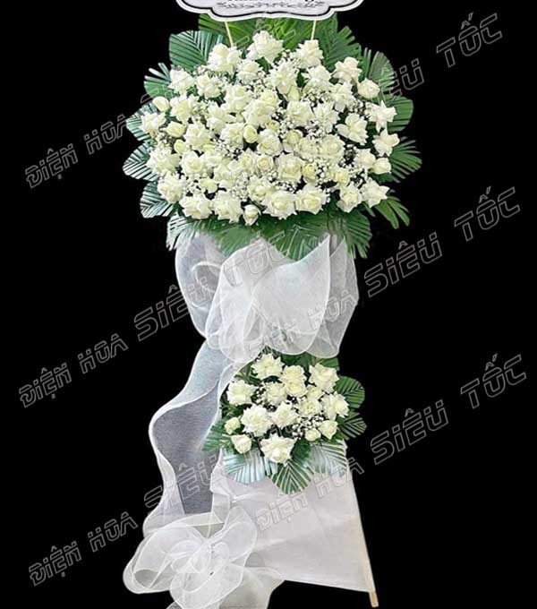 Kệ hoa hồng trắng