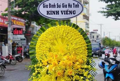 Đi viếng đám tang sui gia chọn hoa gì và ghi nội dung phúng viếng thế nào